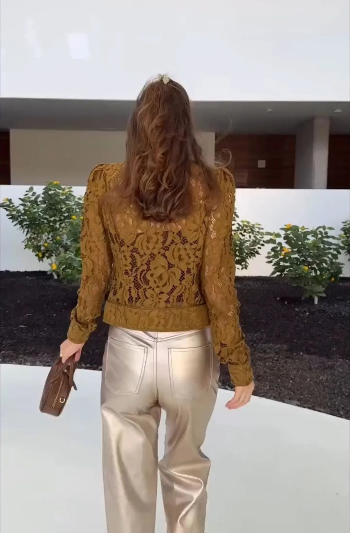 Blouse transparente en dentelle Hannah