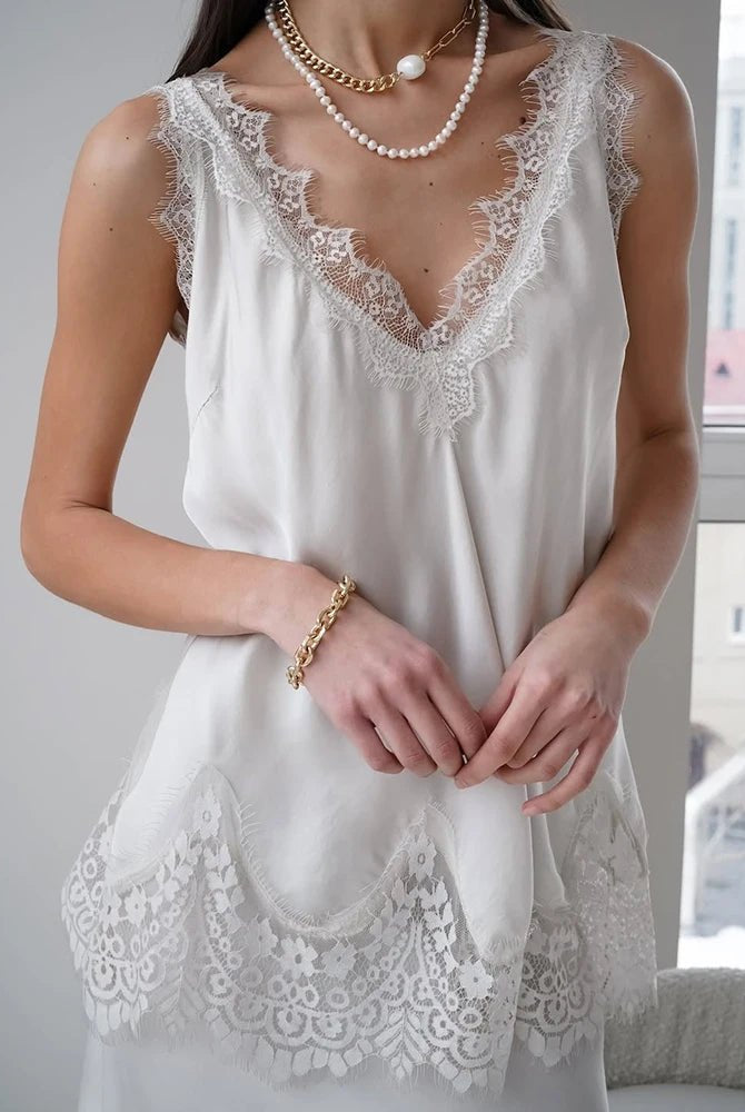 ZEYA - Janet Lace Hem Cami Top