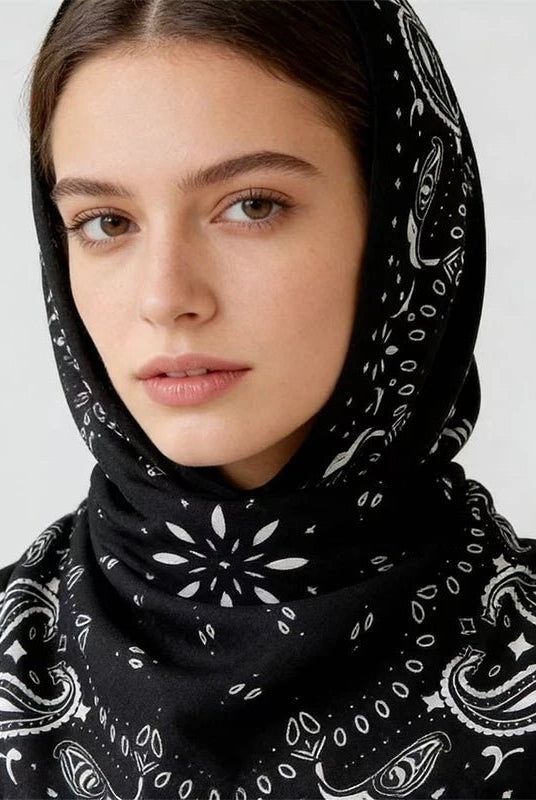 ZEYA - Portia Paisley Square Scarf