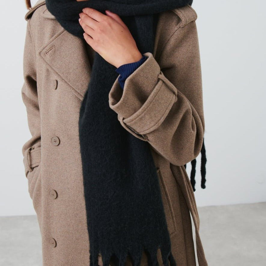 ZEYA - Thigh - Length Chunky Knit Scarf