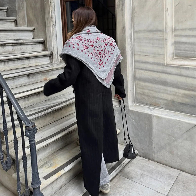 Écharpe carrée vintage en jacquard tricoté à franges pour femme - Accessoire doux et décontracté pour le printemps