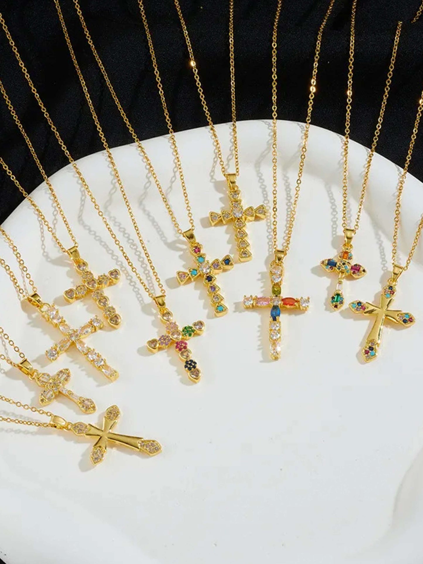 Collier Pendentif Croix en Zircon Lucy