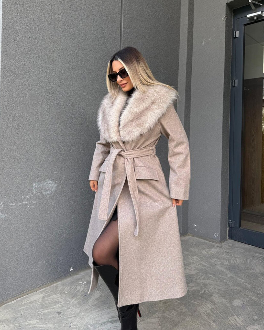 Manteau long Lola avec col en fausse fourrure