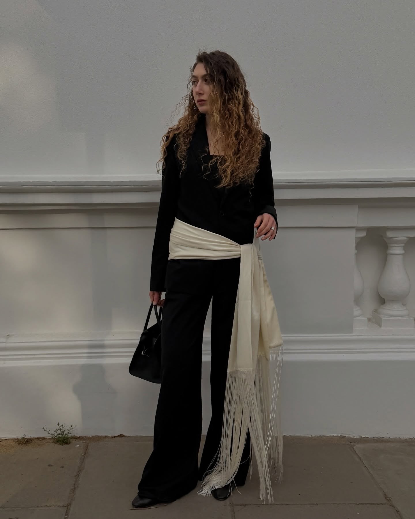 Amelie ceinture foulard satin à franges et pompons