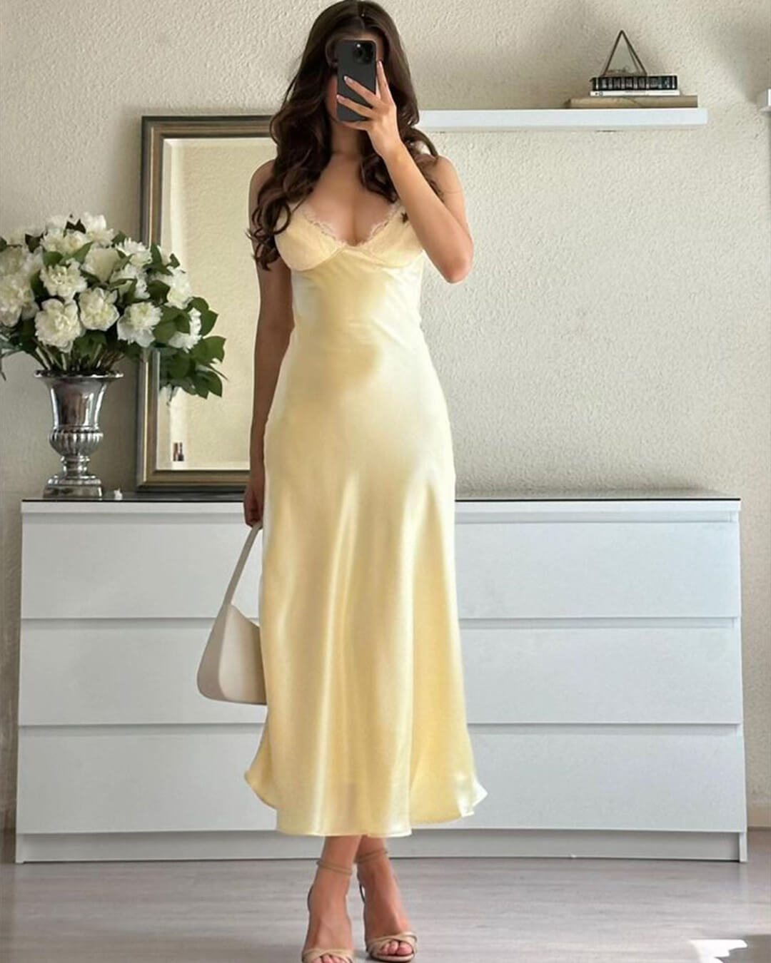 Robe midi en satin Marcella dos nu