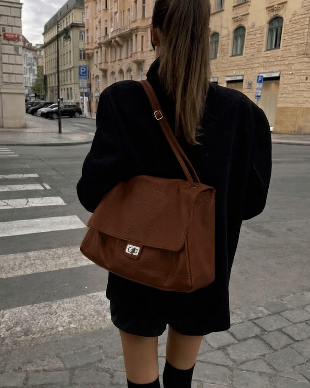 Sac à bandoulière en cuir Ava Maxi Flap
