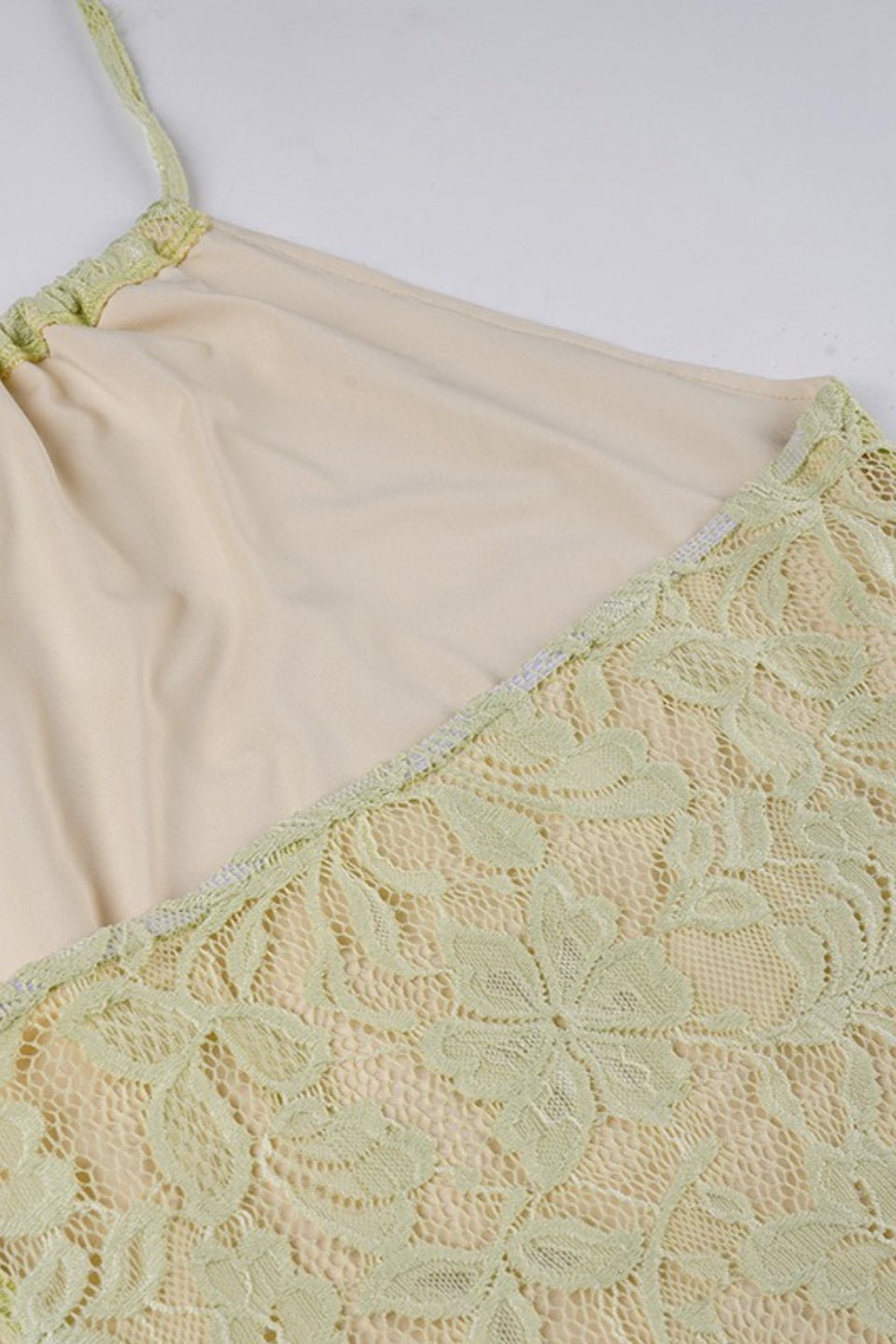 Robe mini moulante en dentelle Dani