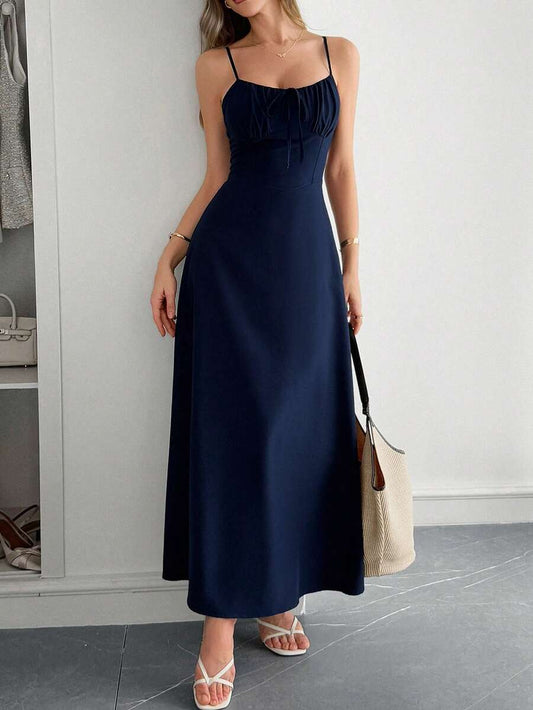 Robe maxi Aleana froncée à la taille