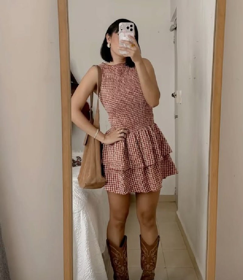 Robe courte à carreaux Linda avec smocks