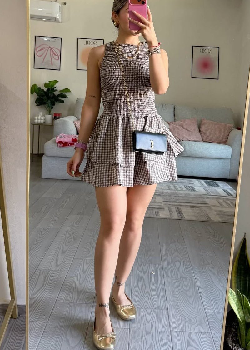 Robe courte à carreaux Linda avec smocks