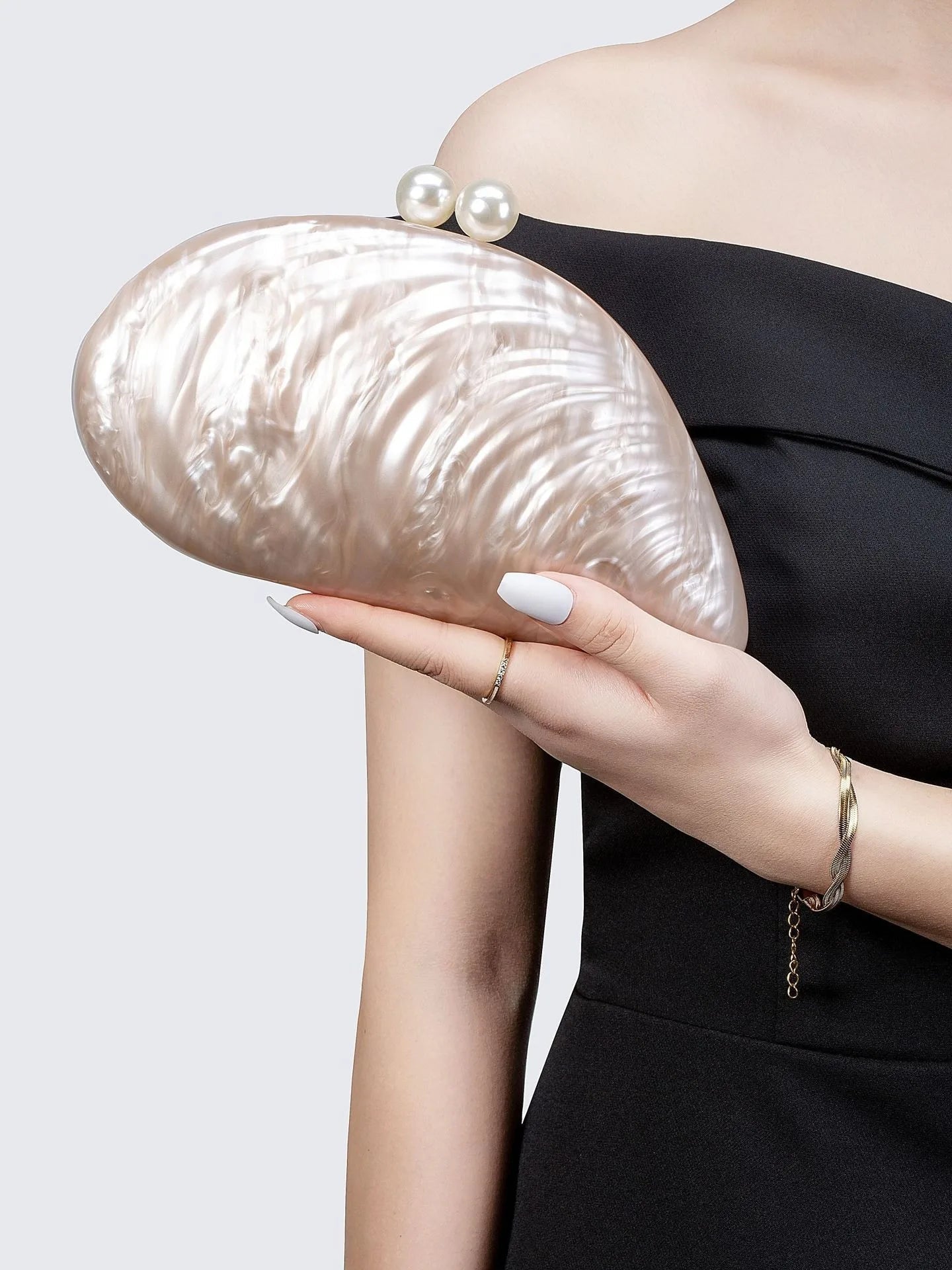 Sophia Shell Clutch