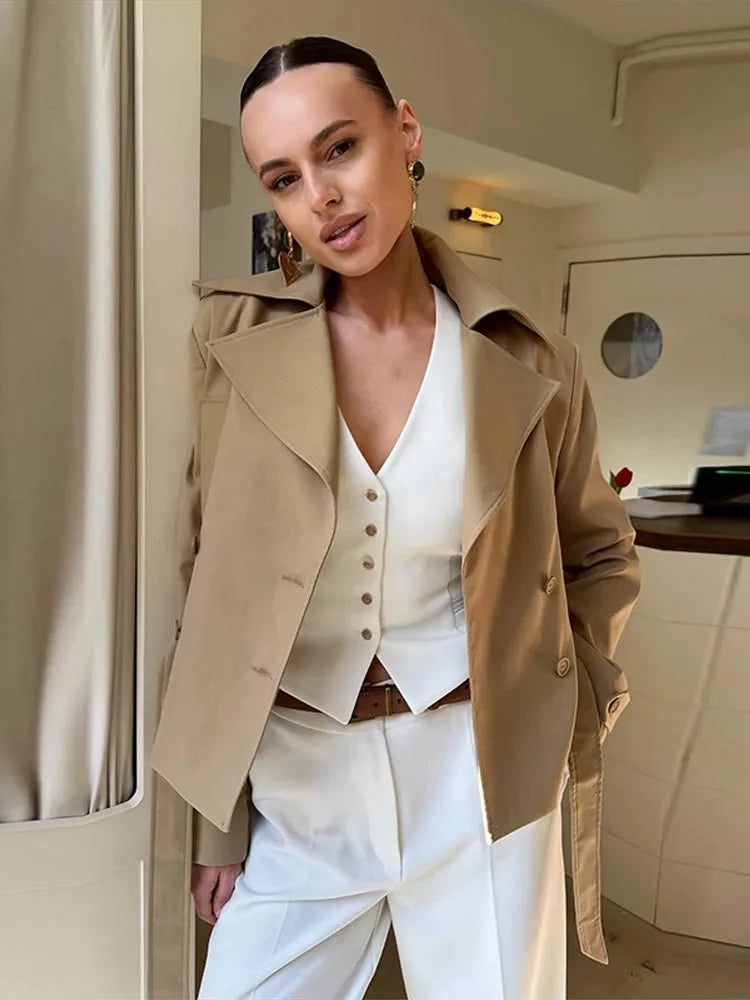 Trench court Teresa à lacets