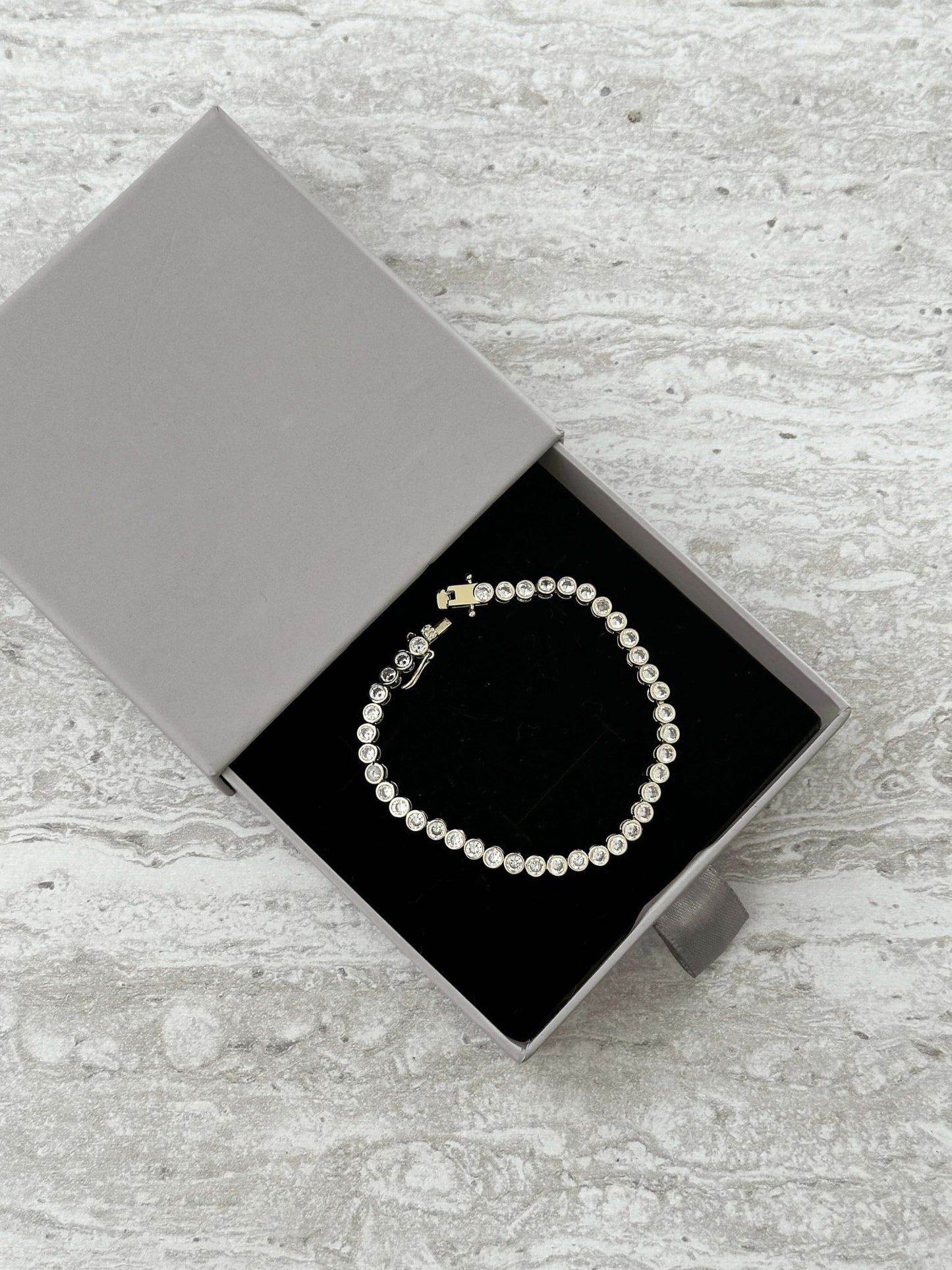 ZEYA - Alba Bezel Tennis Bracelet