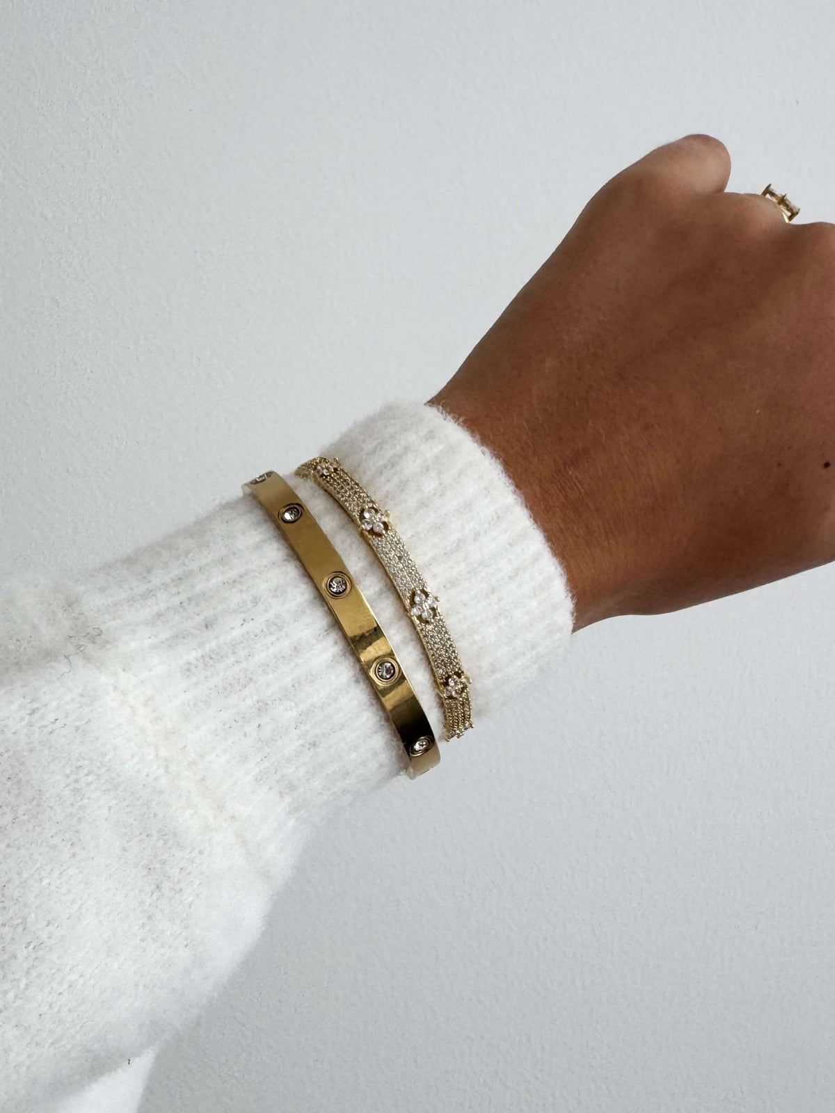 ZEYA - Camille Cuff