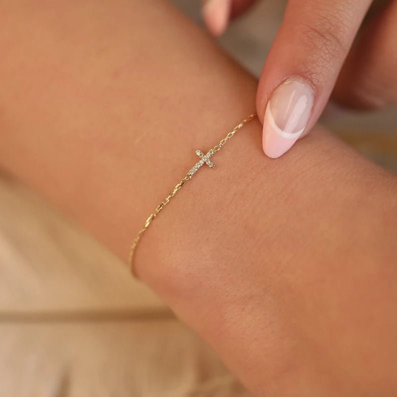 ZEYA - Chloe Cross Bracelet