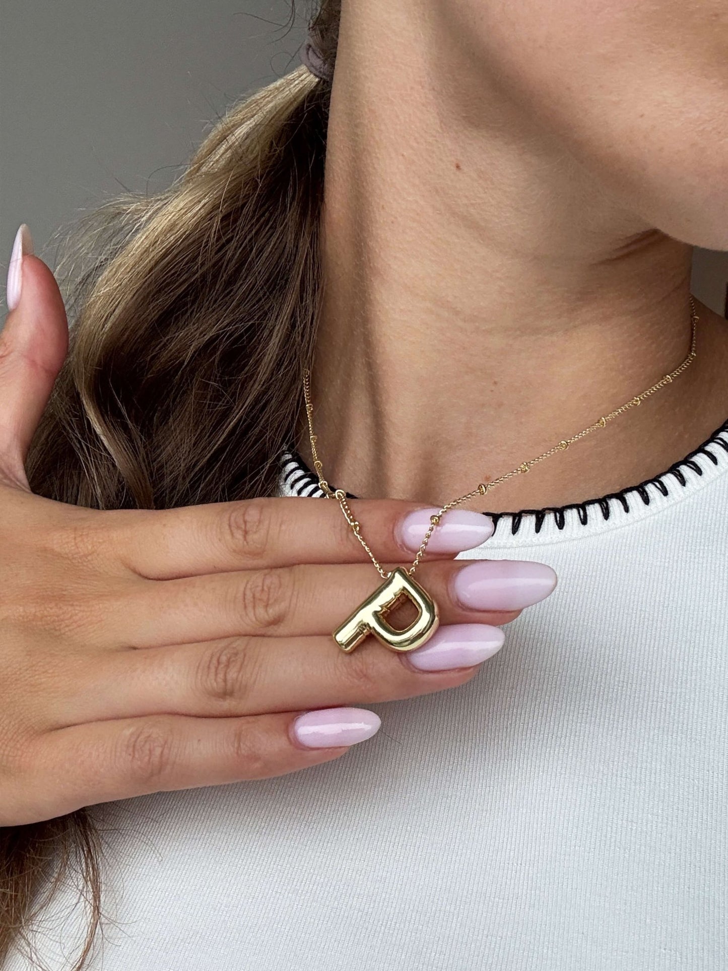 ZEYA - Eveline Letter Necklace