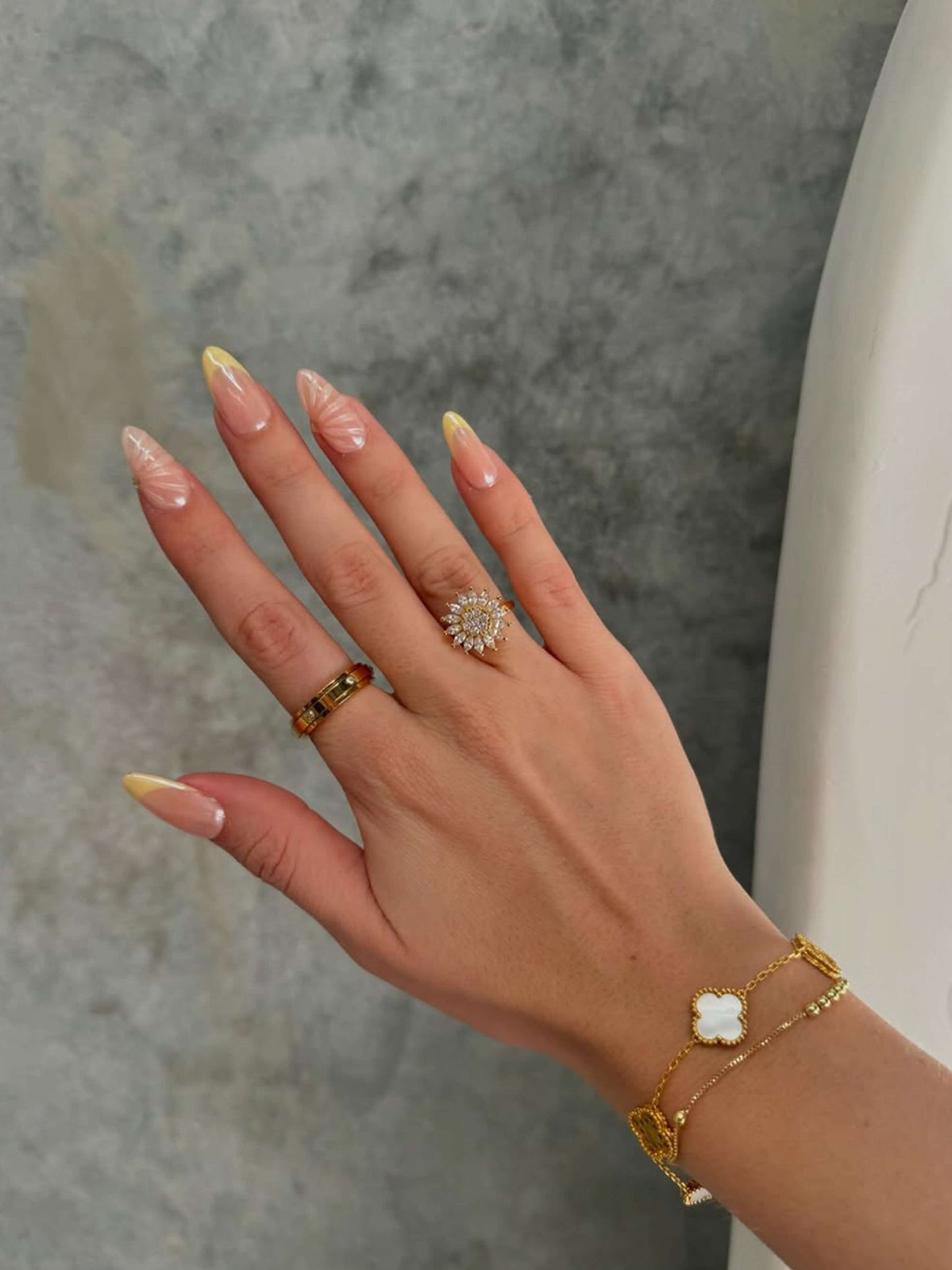 ZEYA - Flower Spinner Ring