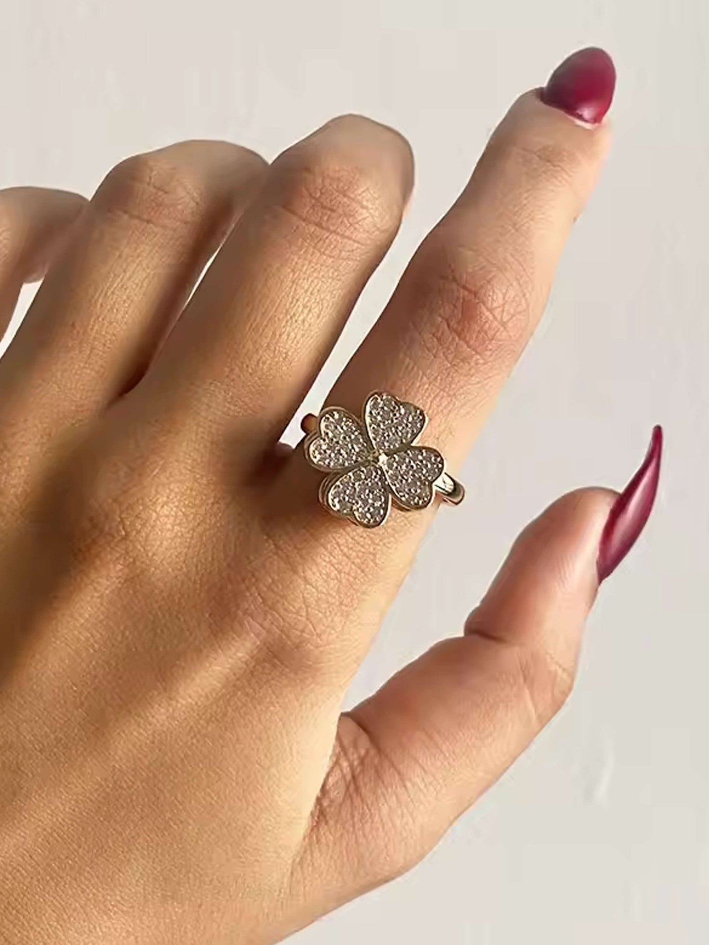 ZEYA - Hazel Clover Leaf Anxiety Ring
