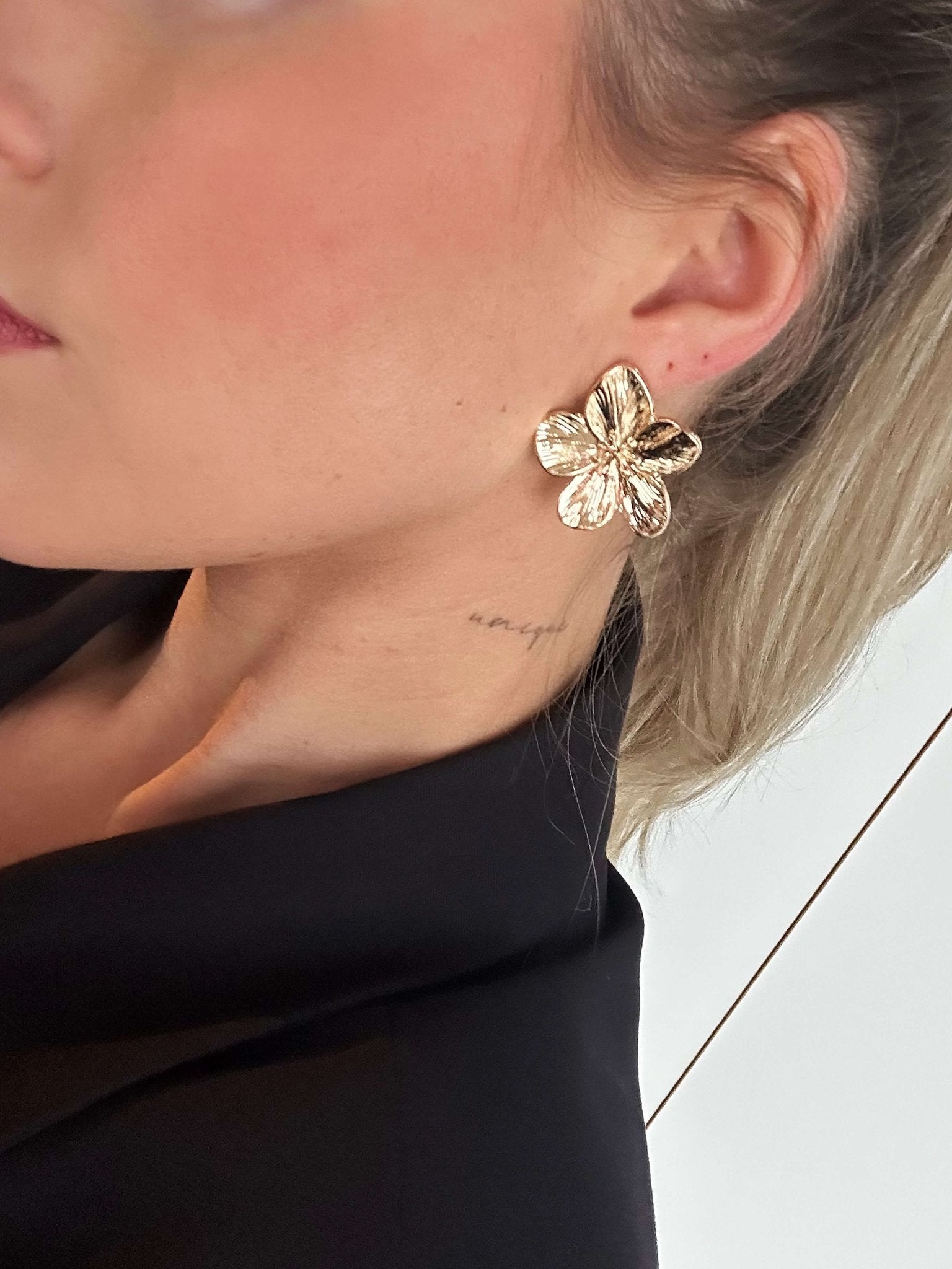 ZEYA - Lea flower Earrings