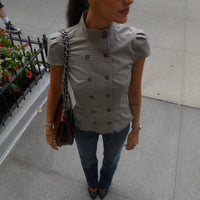 Blouse ajustée à col montant à carreaux Lola