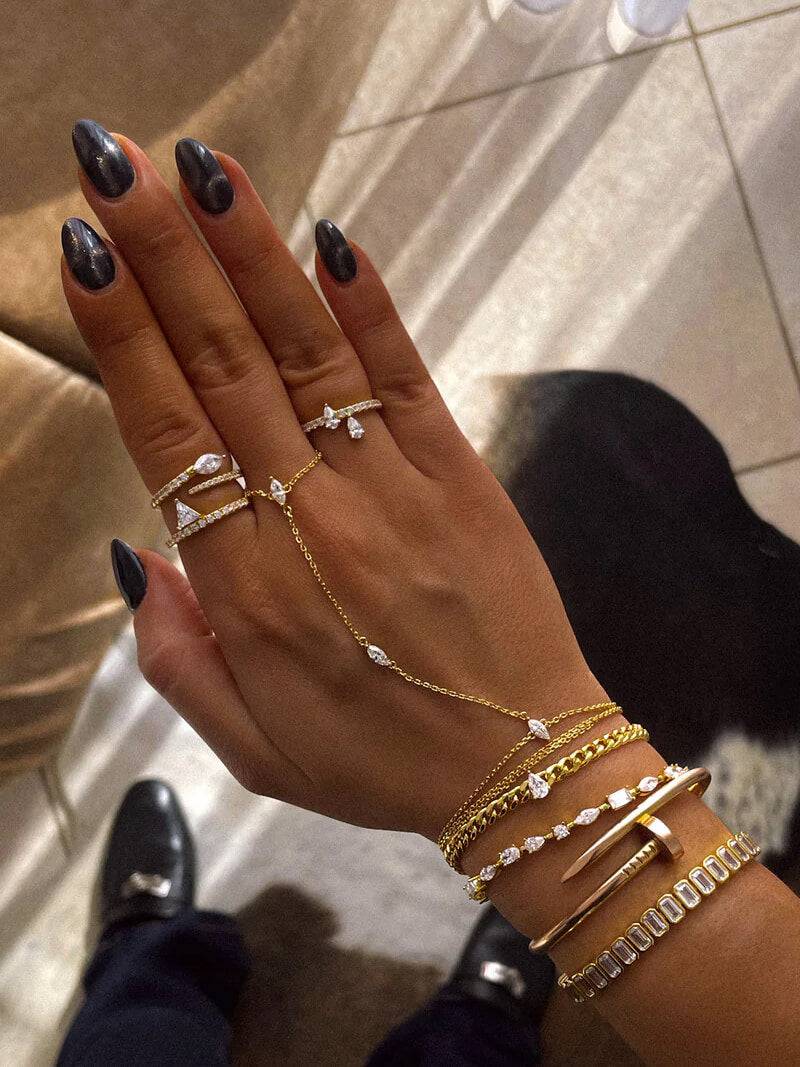 ZEYA - Marquise Hand Chain