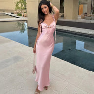Robe longue Renata à bretelles fines et laçage